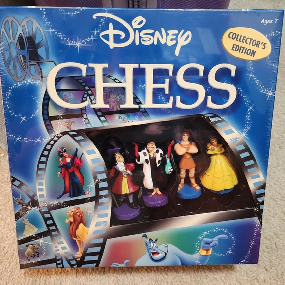 Disney Chess Collectors Edition NWOT - Picture 2 of 9